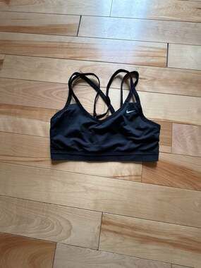 Size L Nike Pro Indy Light-Support Cross-Back Sports Bra